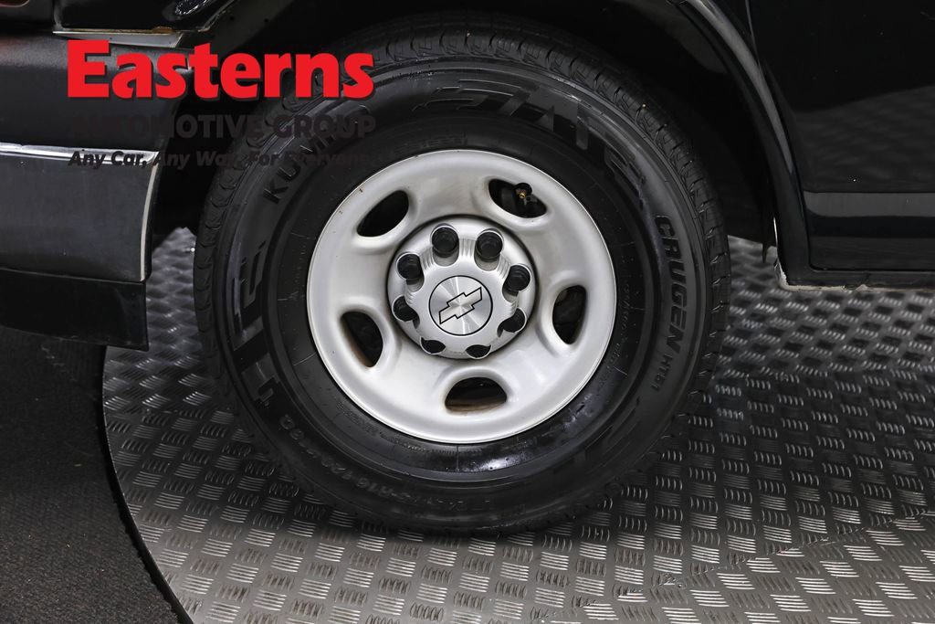 Used 2017 Chevrolet Express 3500 RWD image 27