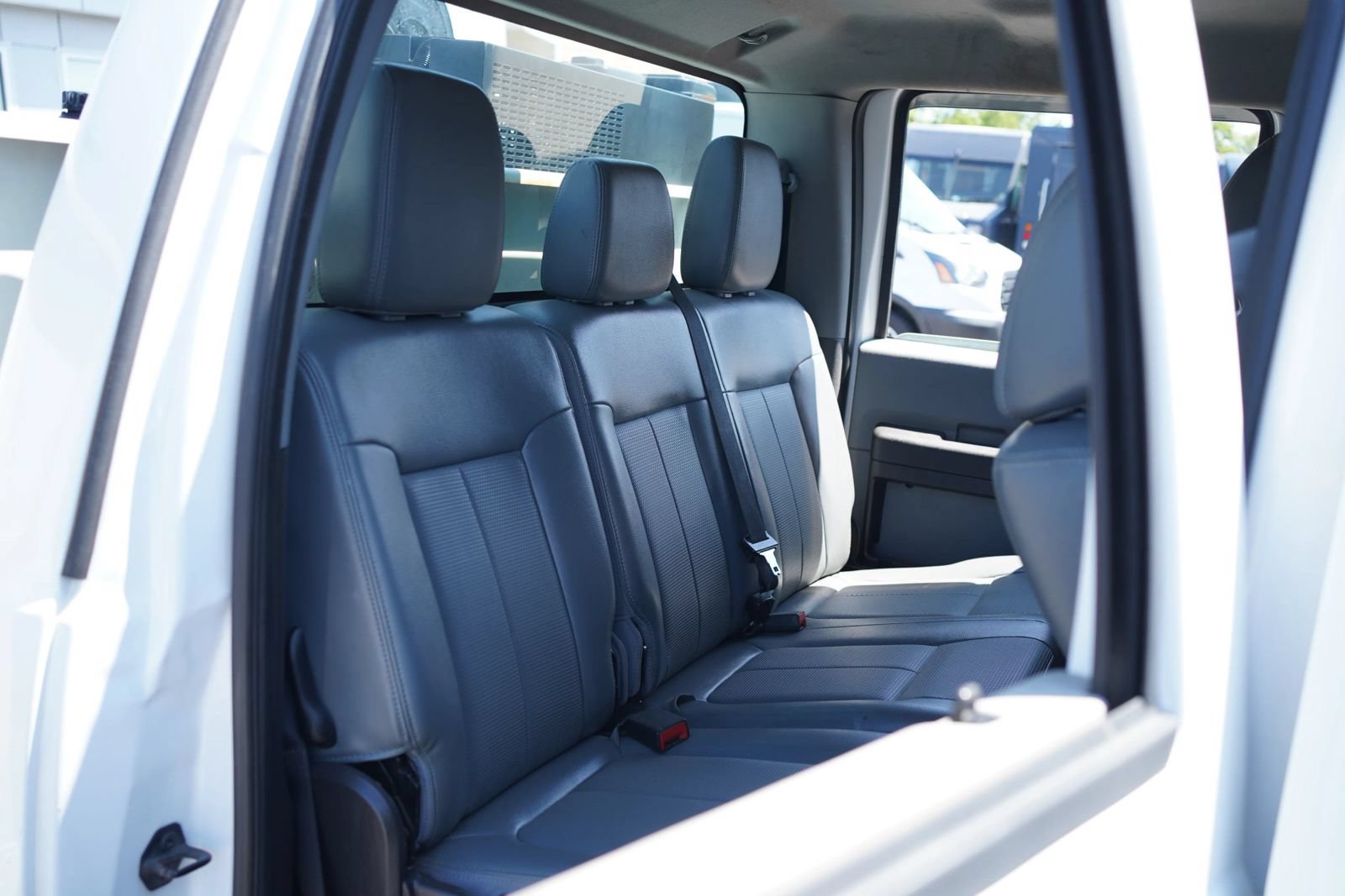 Used 2013 Ford F550 4x4 Crew Cab Super Duty w/ Payload Upgrade Pkg image 32