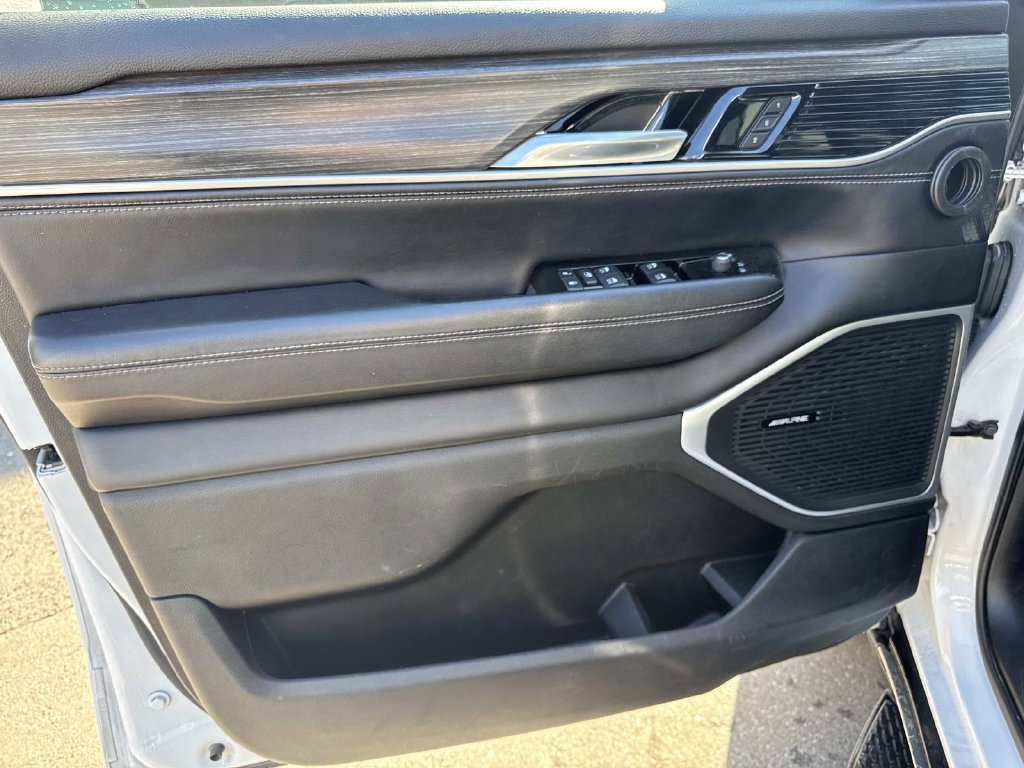 Used 2024 Jeep Wagoneer Series II RWD image 21