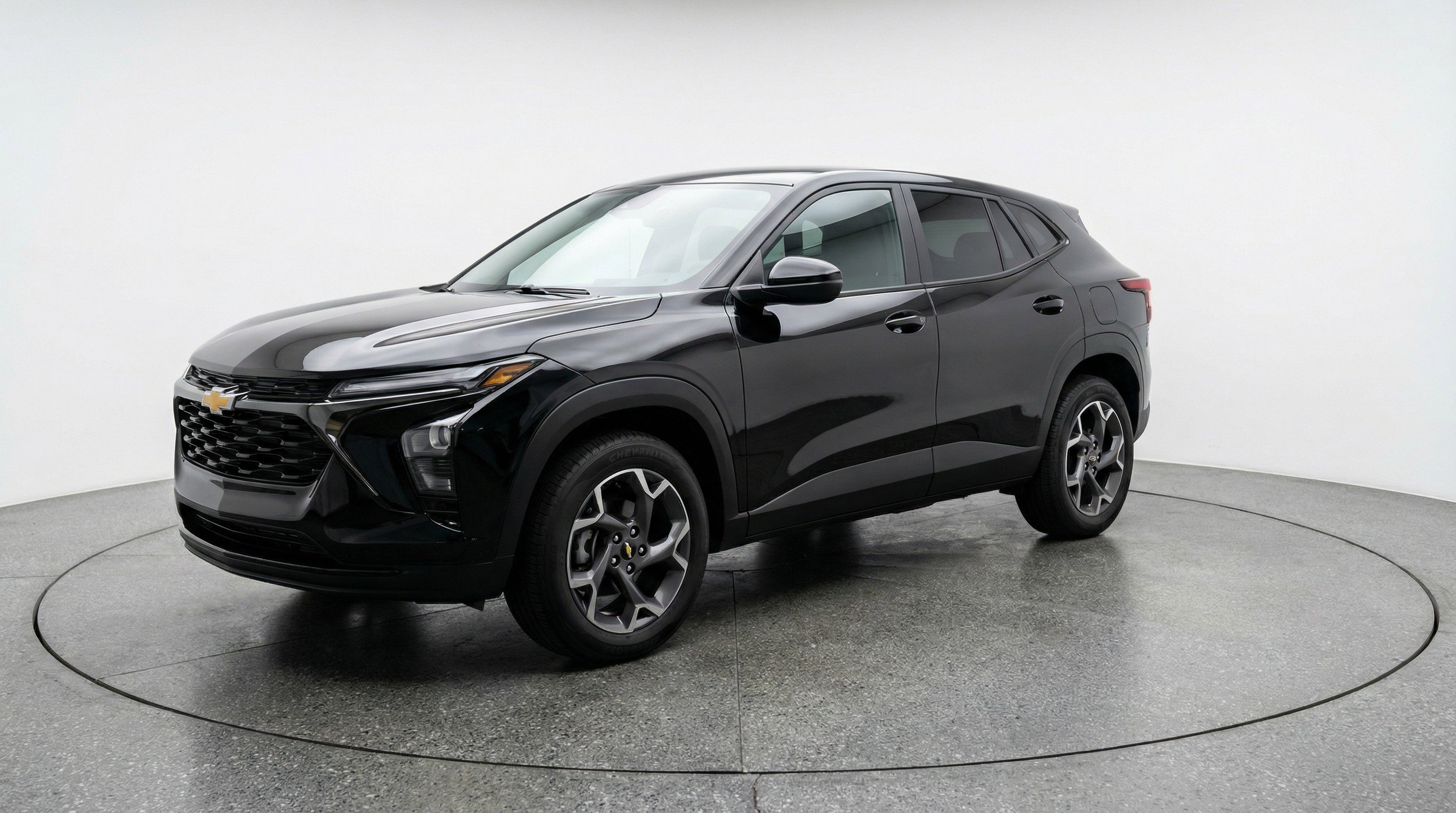 Used 2025 Chevrolet Trax LT w/ LT Convenience Package FWD image 3