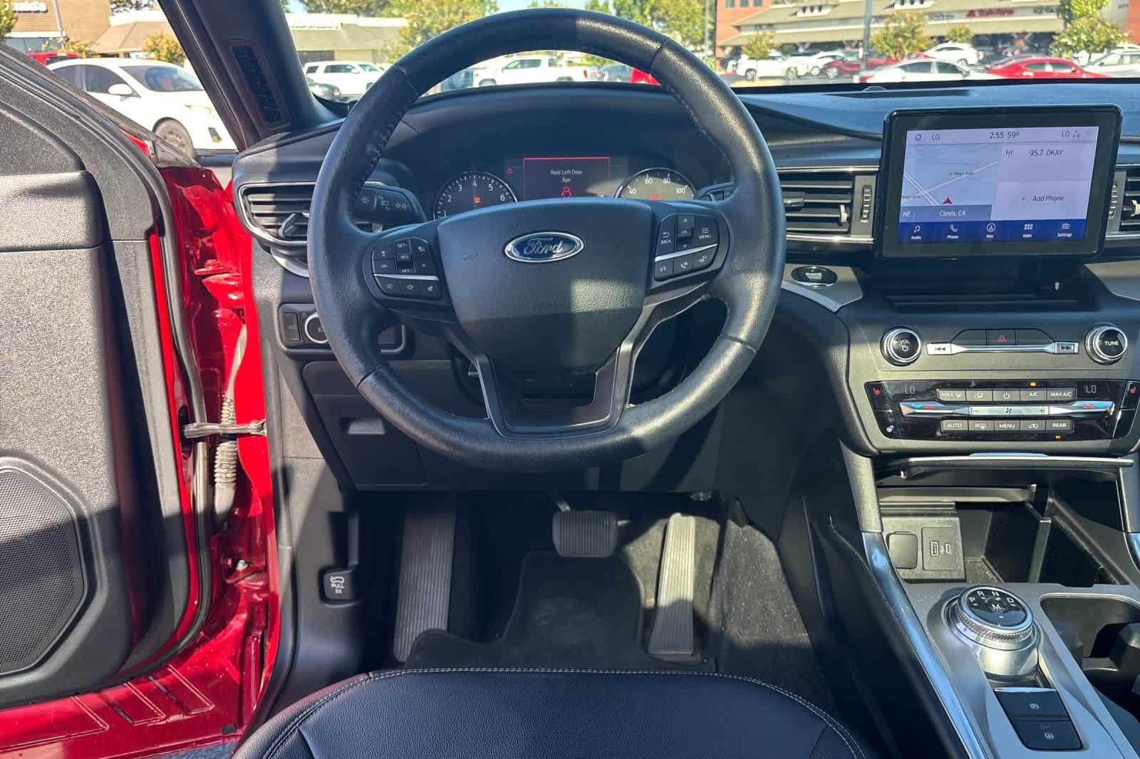 Used 2020 Ford Explorer XLT w/ Equipment Group 202A RWD image 16