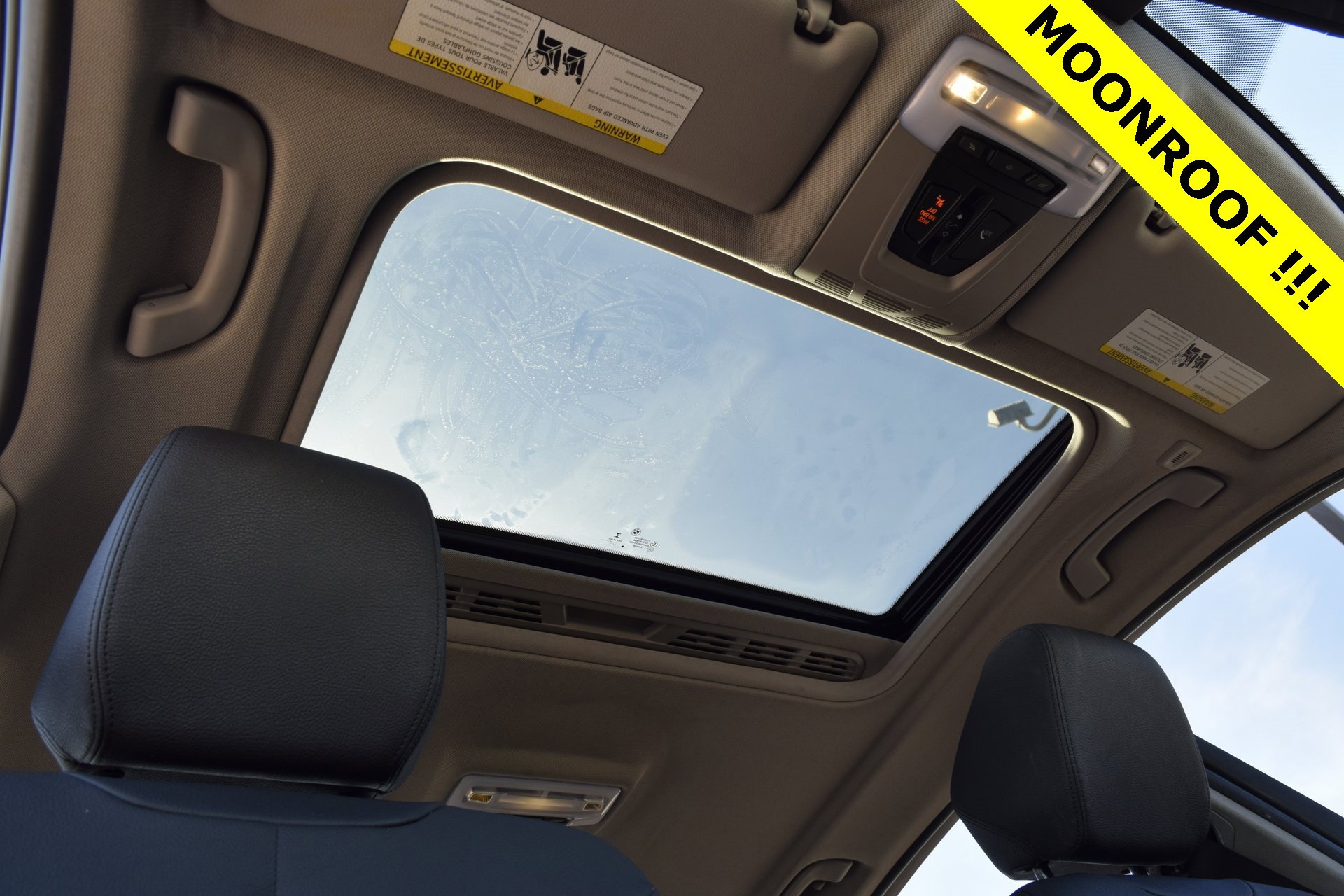 Used 2015 BMW 320i Sedan image 6