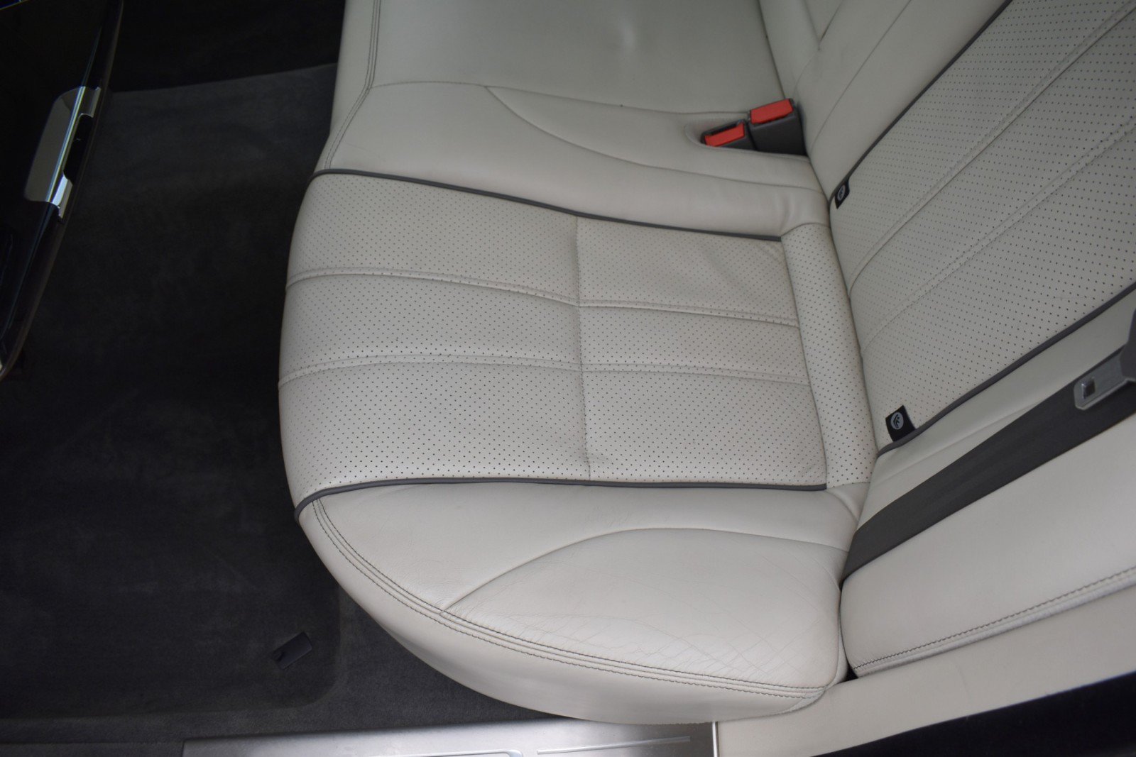 Used 2011 Jaguar XJ L RWD image 39