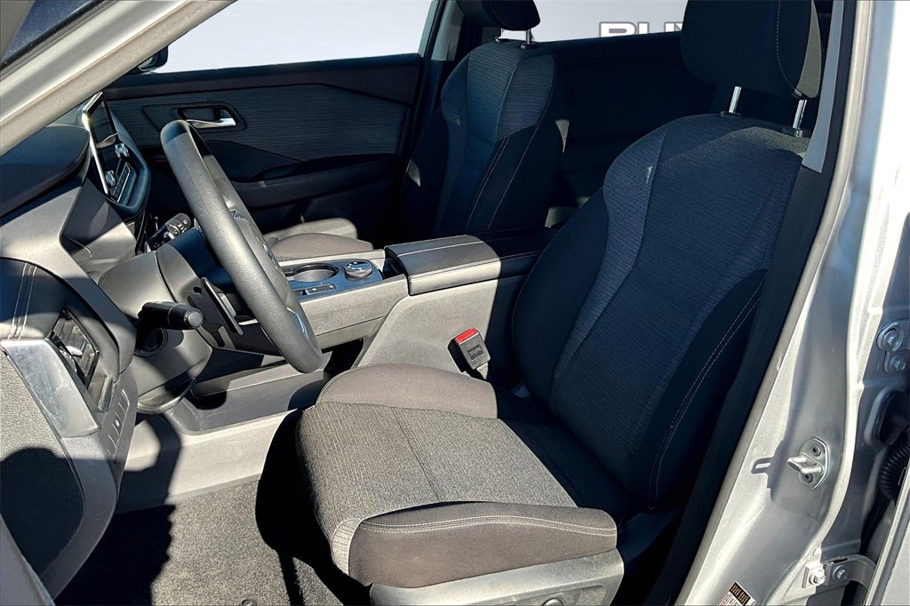 Used 2021 Nissan Rogue SV image 24