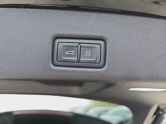 Used 2025 Audi Q5 Premium w/ Convenience Package AWD/4WD image 16