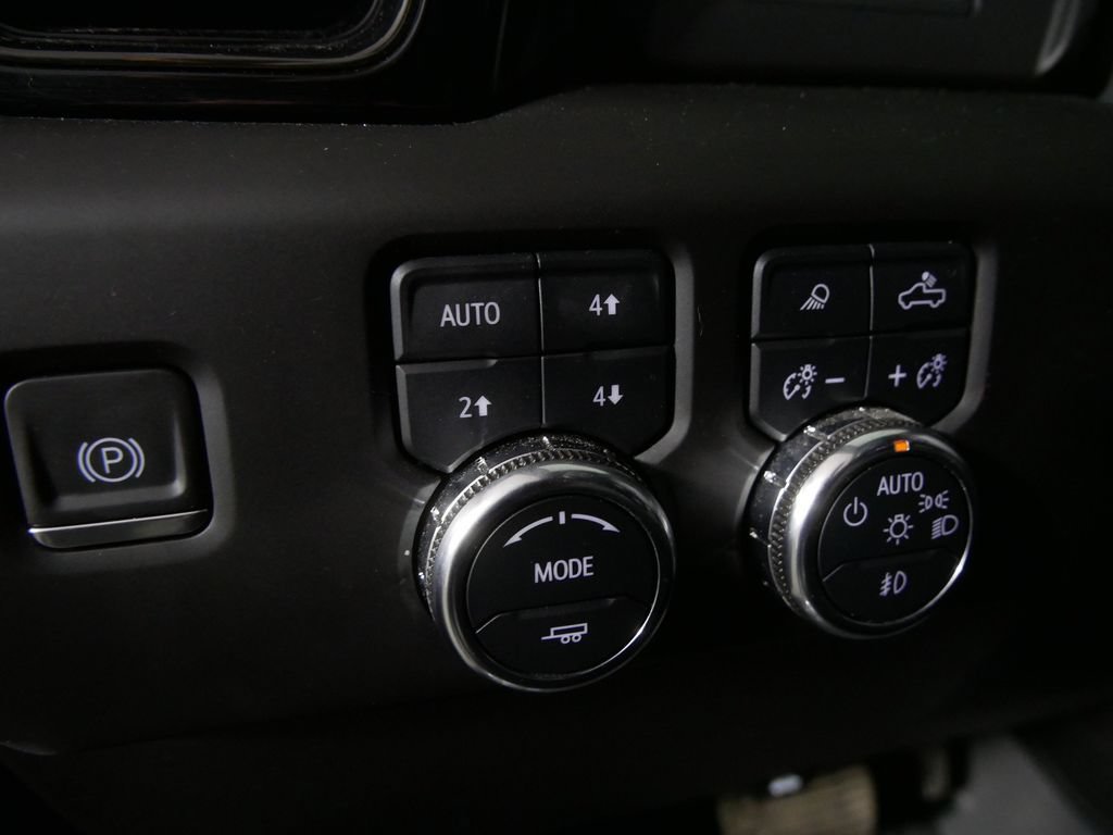 Used 2024 GMC Sierra 1500 AT4 w/ AT4 Premium Package AWD/4WD image 17