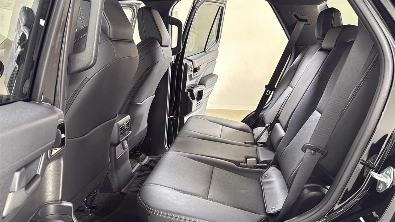 Certified 2025 Toyota 4Runner TRD Off-Road Premium image 15