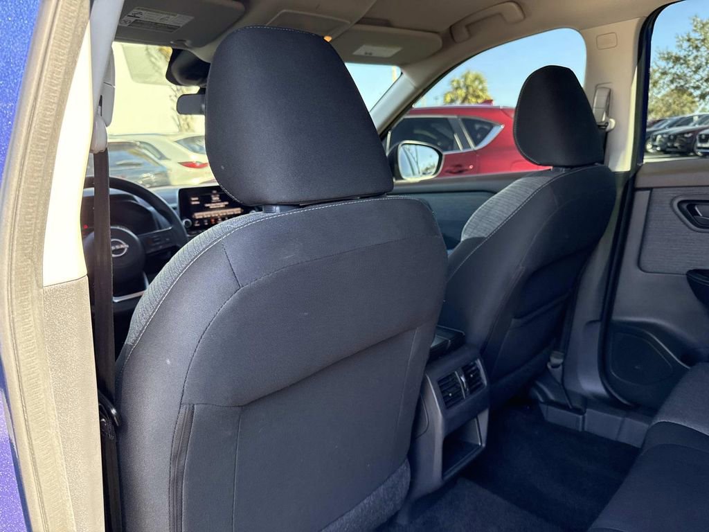 Used 2022 Nissan Rogue S image 14