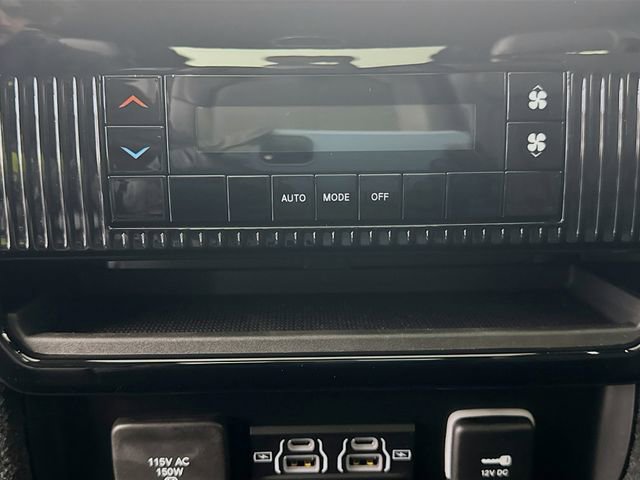 New 2026 Jeep Grand Wagoneer 4WD w/ Premium Group I image 30