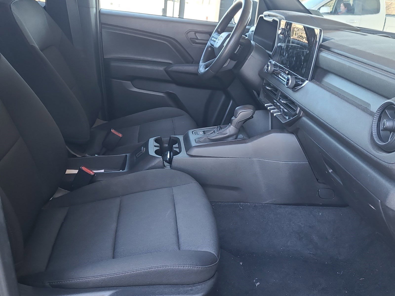 Used 2024 Chevrolet Colorado W/T image 10