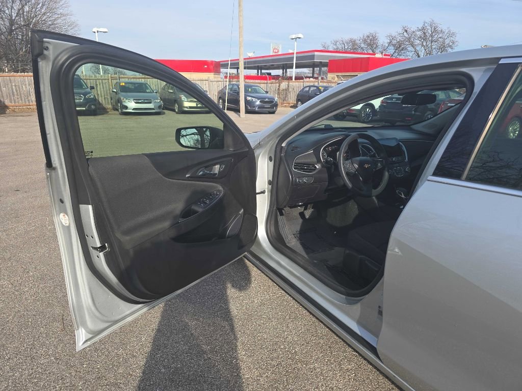 Used 2021 Chevrolet Malibu LS image 9