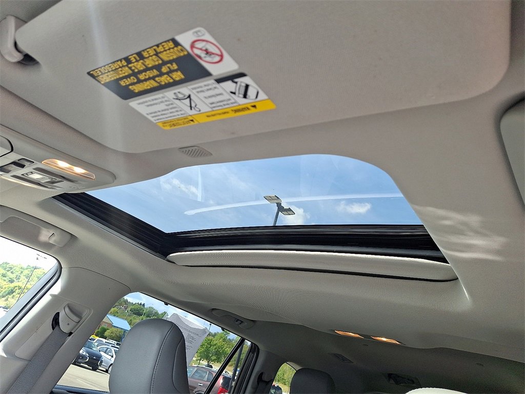 Used 2021 Toyota Highlander Limited image 14