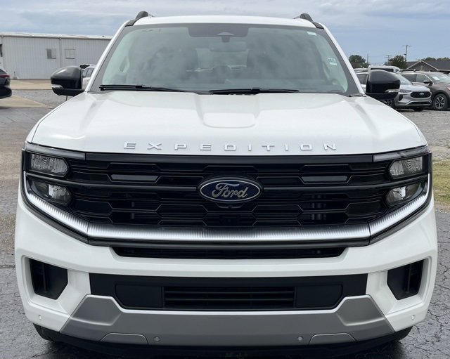 New 2025 Ford Expedition Platinum image 3