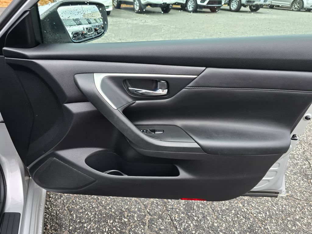Used 2015 Nissan Altima 2.5 SV FWD image 46