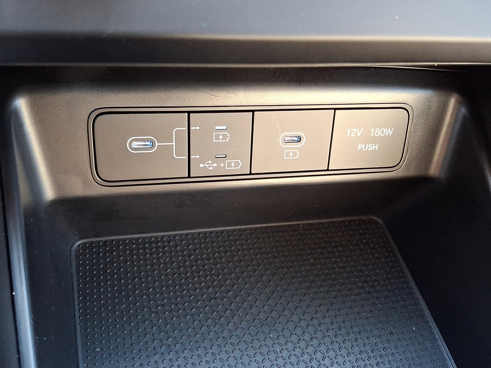 Certified 2025 Hyundai Tucson SE image 24