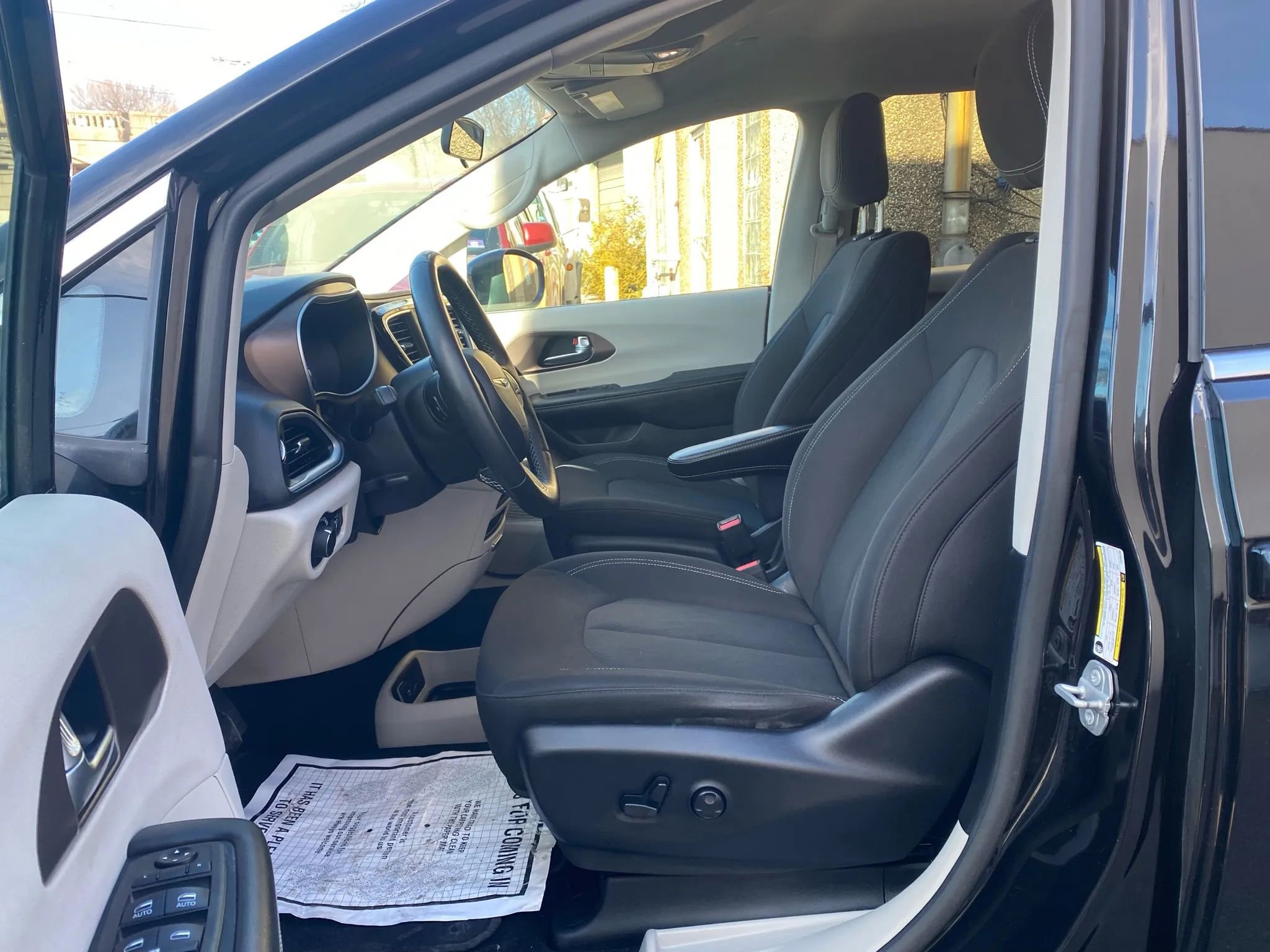 Used 2020 Chrysler Voyager LX w/ Cold Weather Group image 26