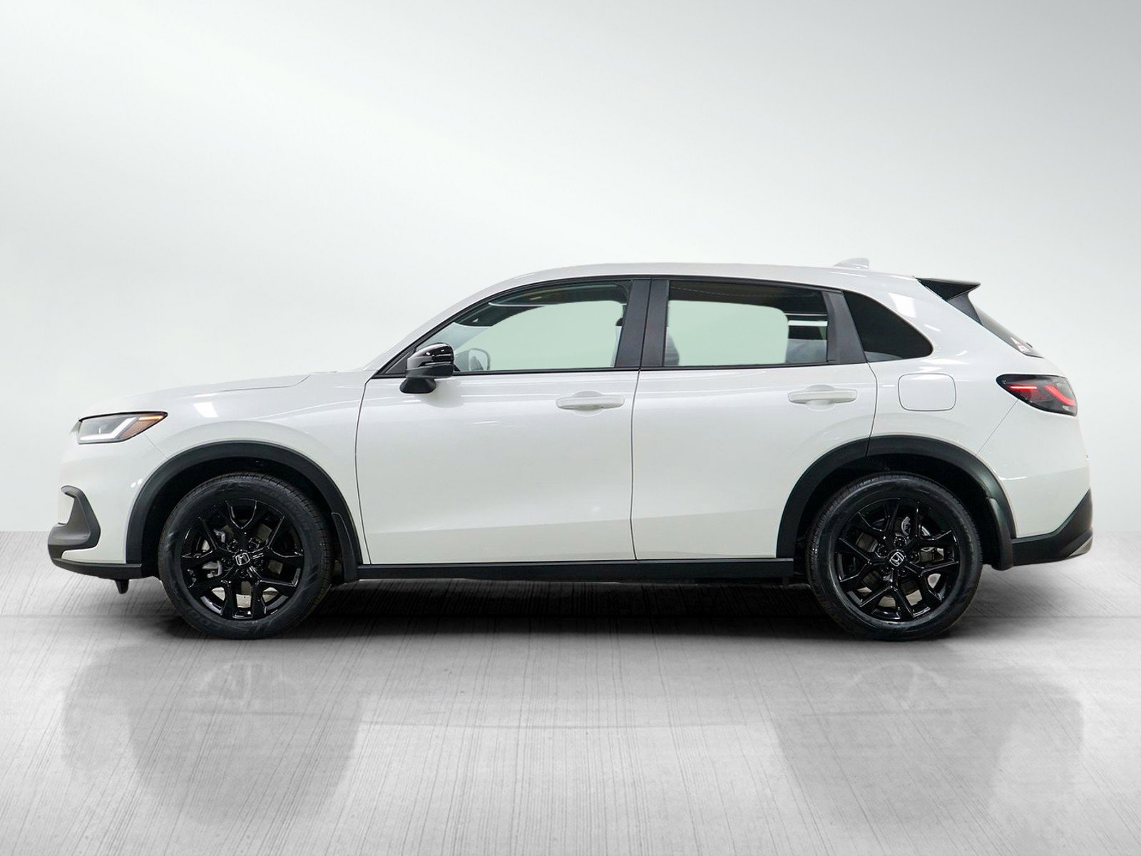 Used 2024 Honda HR-V Sport image 2