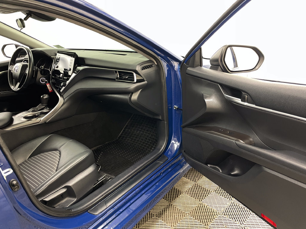 Used 2024 Toyota Camry SE FWD image 29