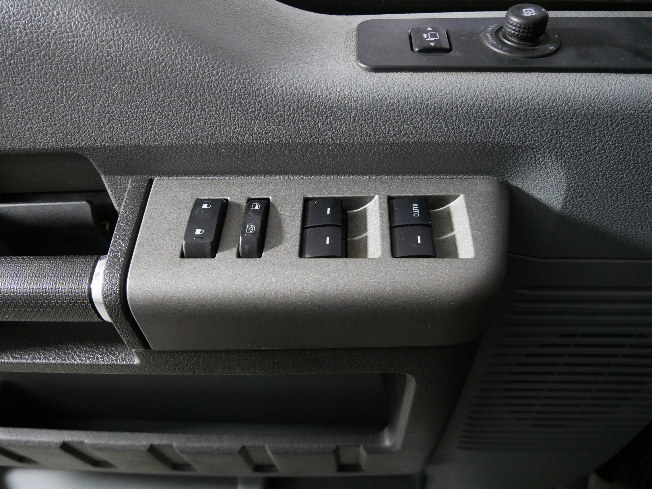 Used 2012 Ford F250 XLT w/ XLT Premium Pkg image 19