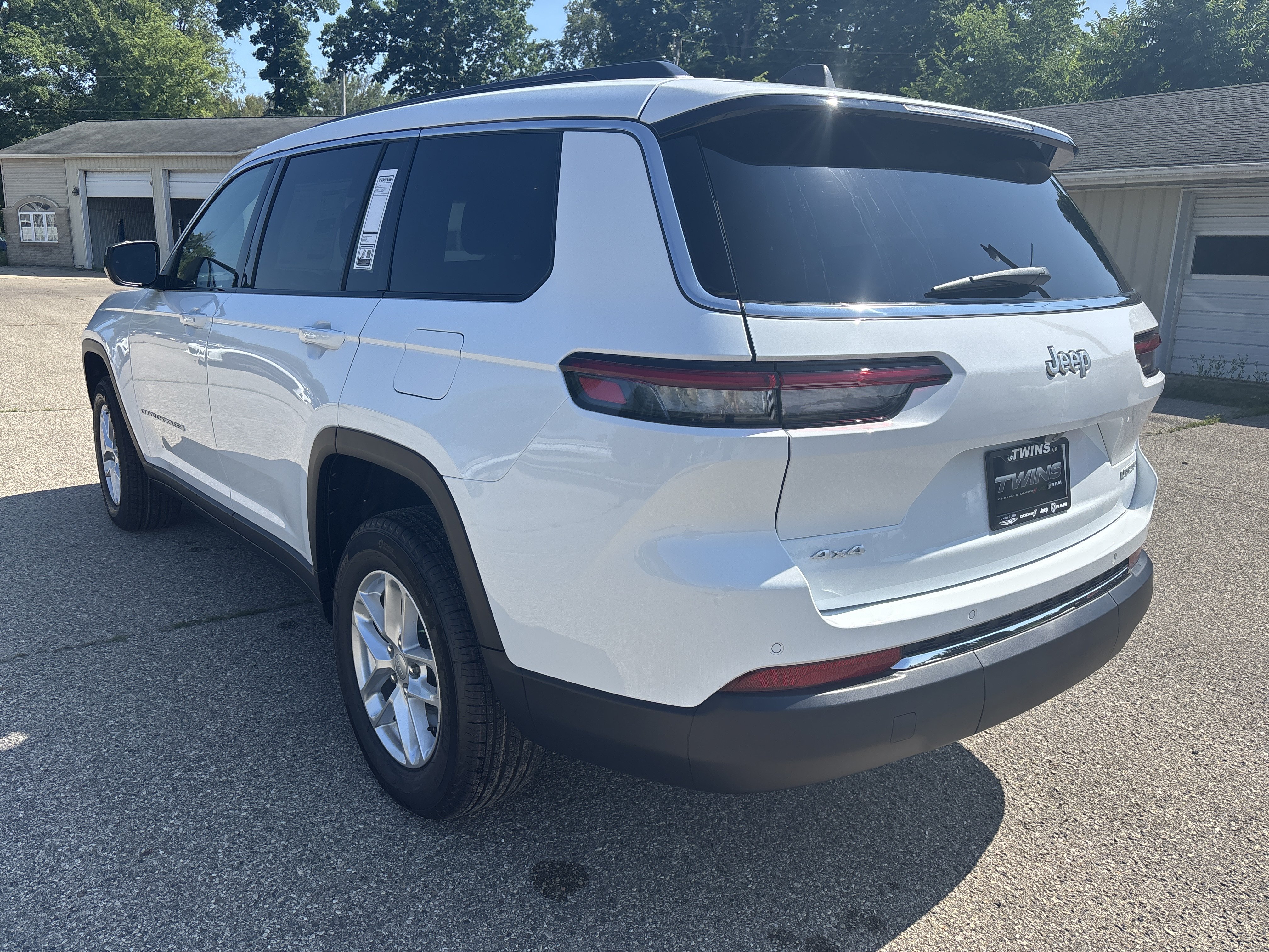 New 2026 Jeep Grand Cherokee L 4WD image 9
