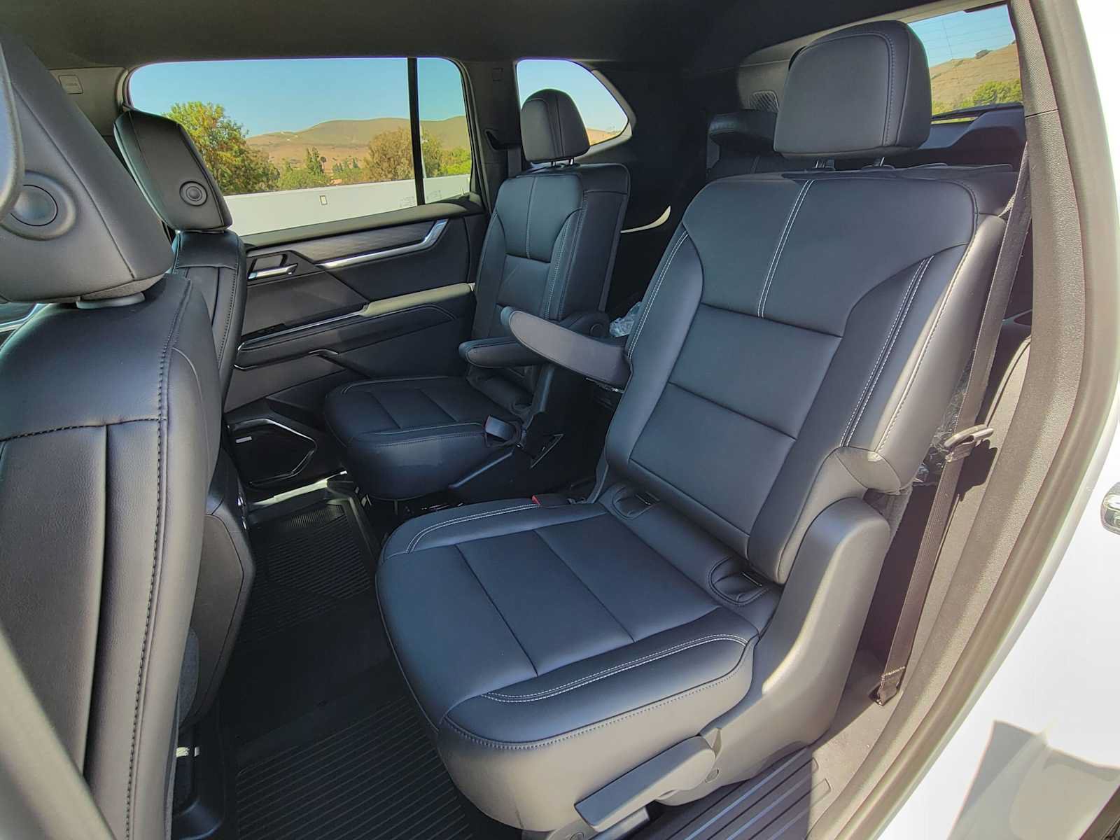 Used 2026 GMC Acadia Elevation w/ Black Edition FWD image 19