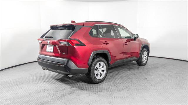 Used 2020 Toyota RAV4 LE FWD image 8