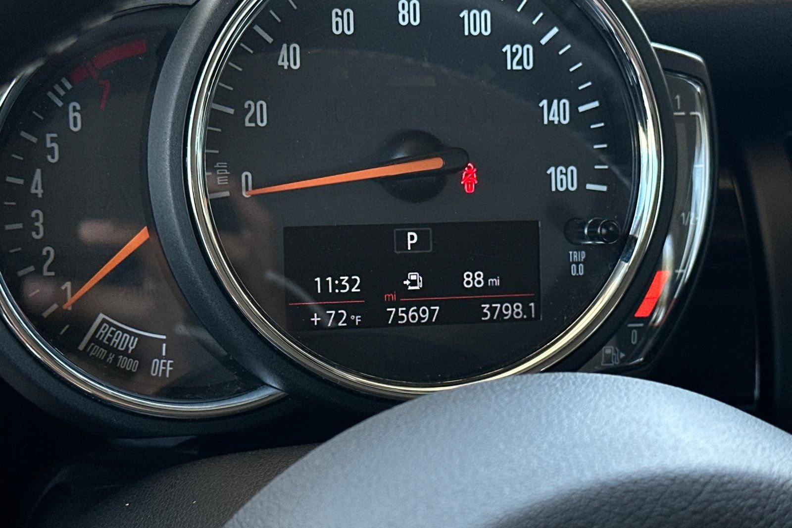 Used 2019 MINI Cooper 2-Door Hardtop w/ Signature Upholstery Package image 25