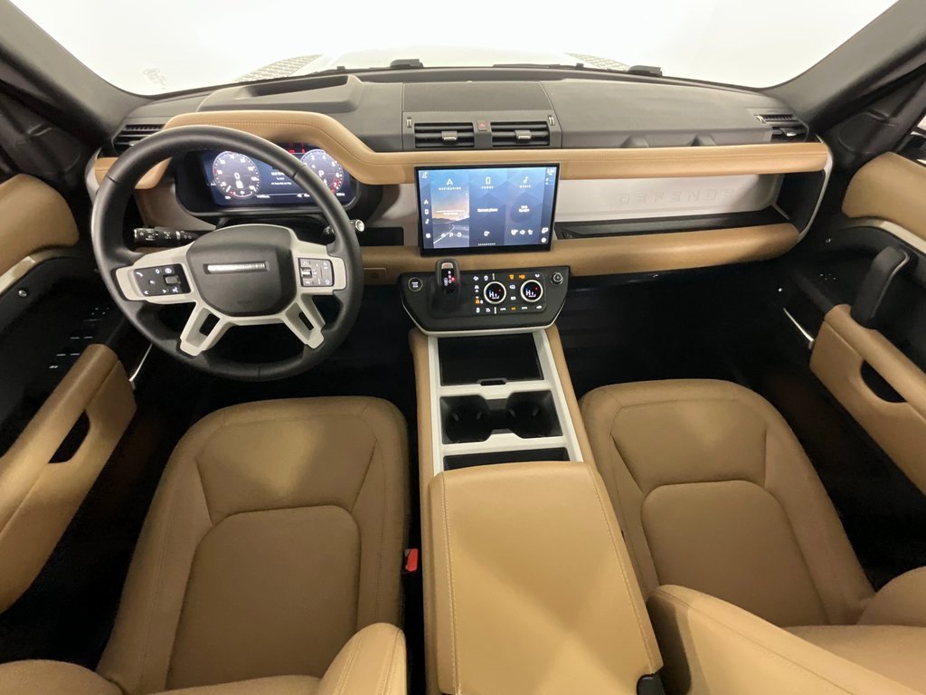 Used 2025 Land Rover Defender 130 X-Dynamic SE image 10