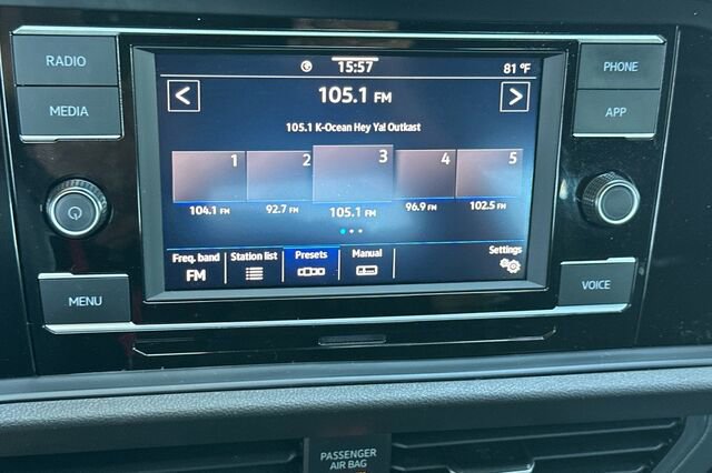 Used 2024 Volkswagen Jetta Sport image 17