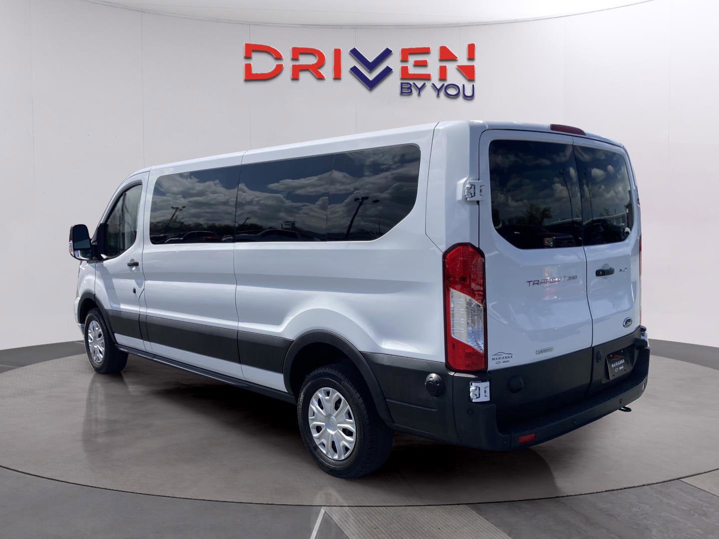 Used 2024 Ford Transit 350 XLT image 4