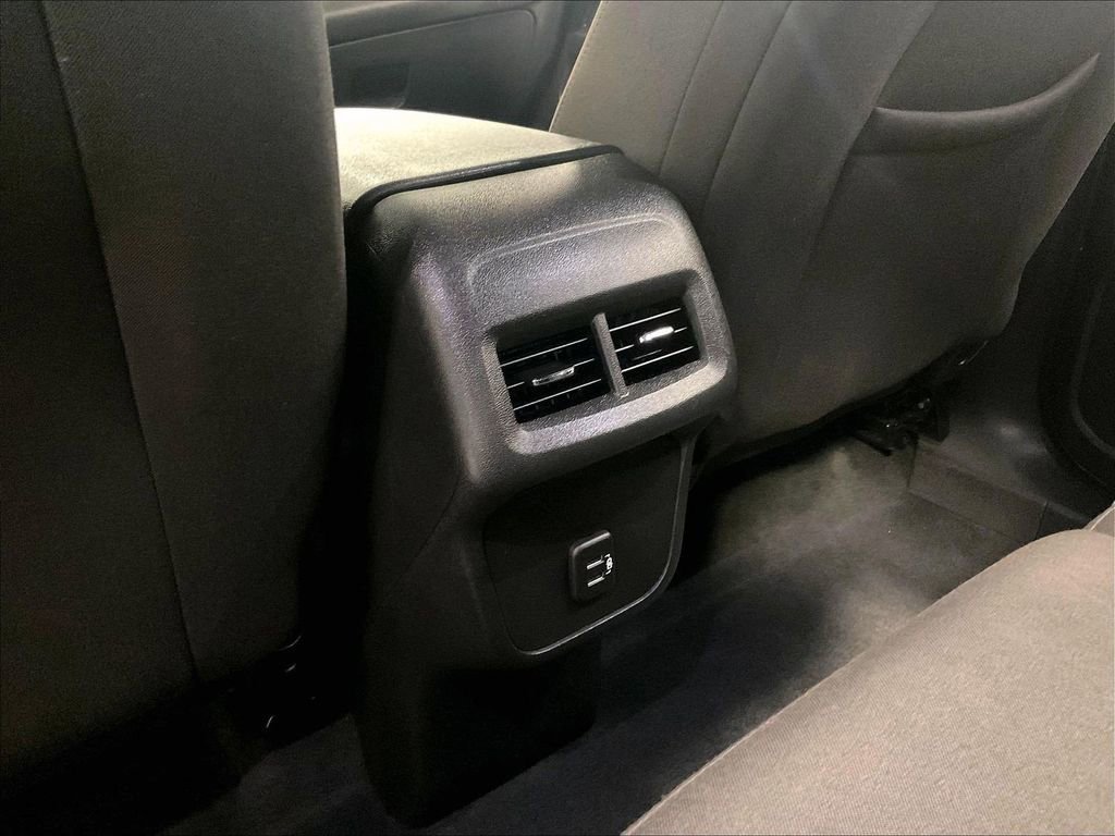 Used 2023 Chevrolet Equinox LT FWD image 28