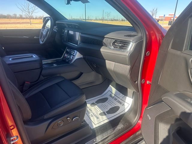 Used 2024 GMC Yukon XL Denali w/ Advanced Technology Package image 37