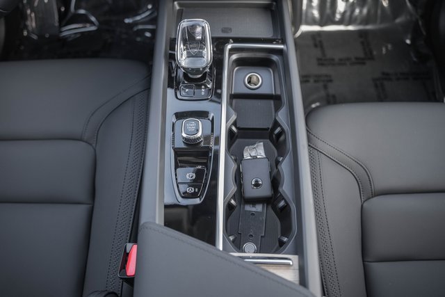 New 2026 Volvo XC60 B5 Plus w/ Protection Package Premier image 26