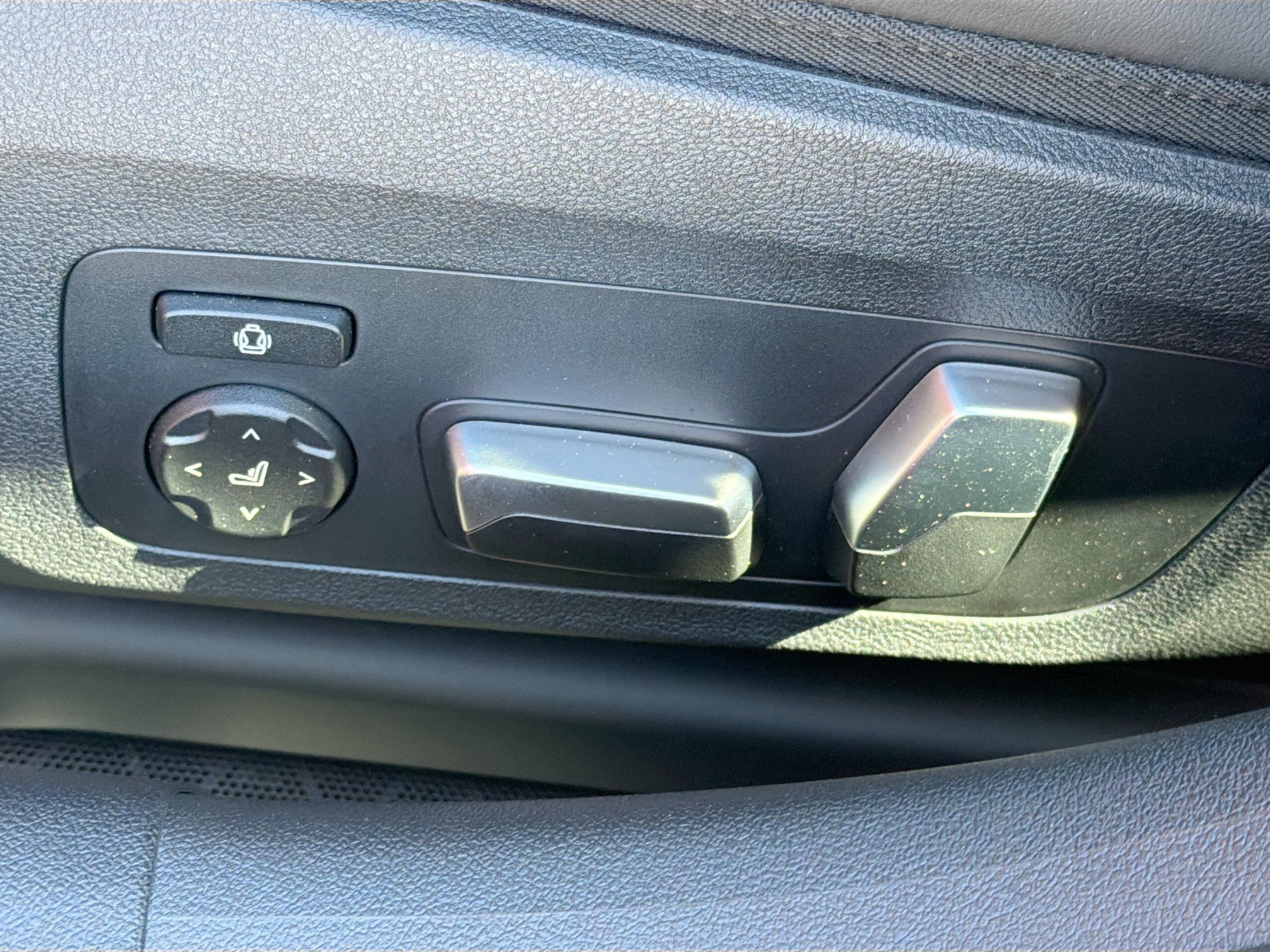 New 2026 BMW 840i w/ Driving Assistance Package image 25