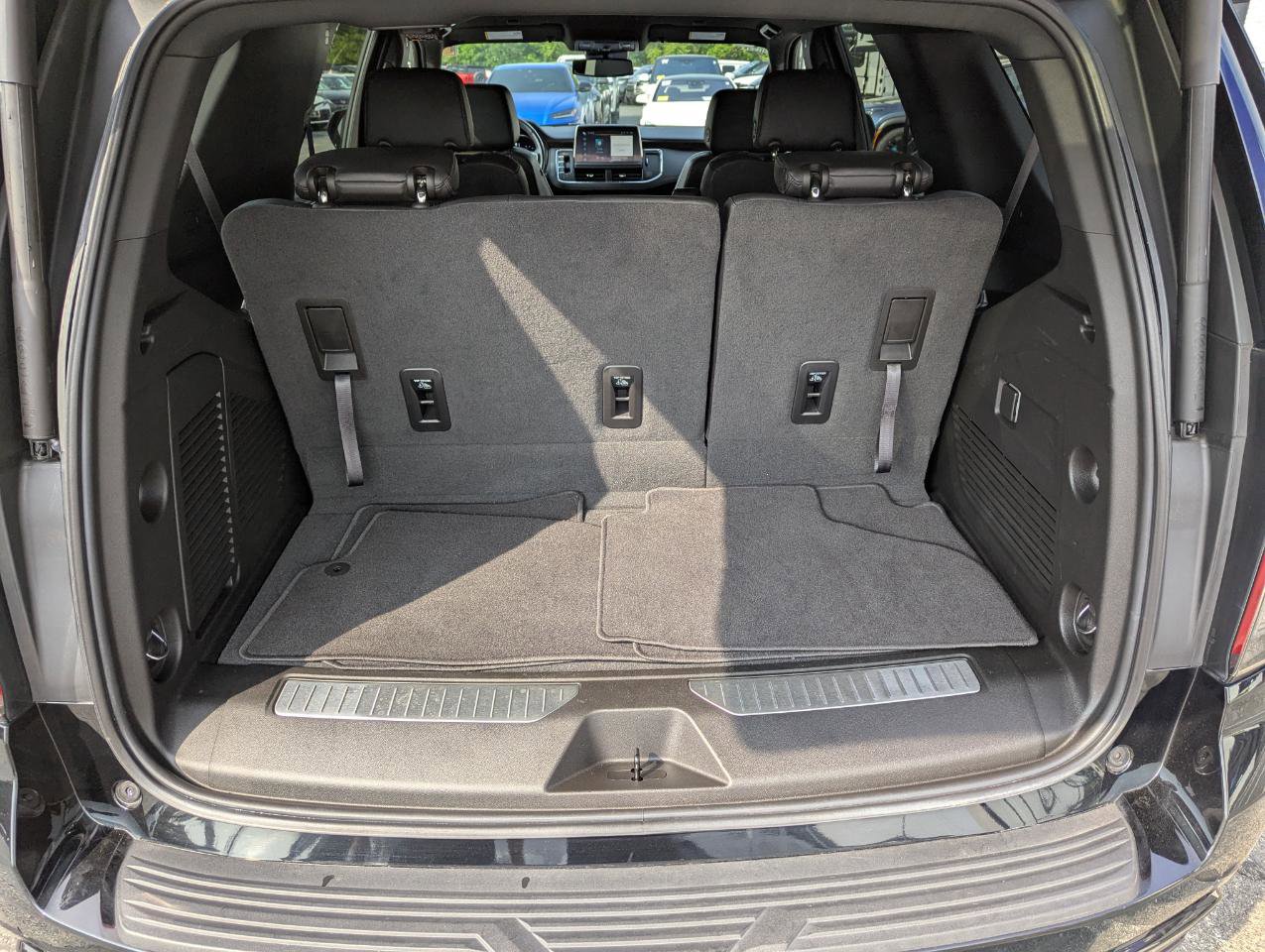 Used 2023 Chevrolet Tahoe Z71 AWD/4WD image 46