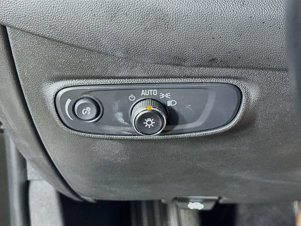 Used 2024 Chevrolet Equinox LT FWD image 23