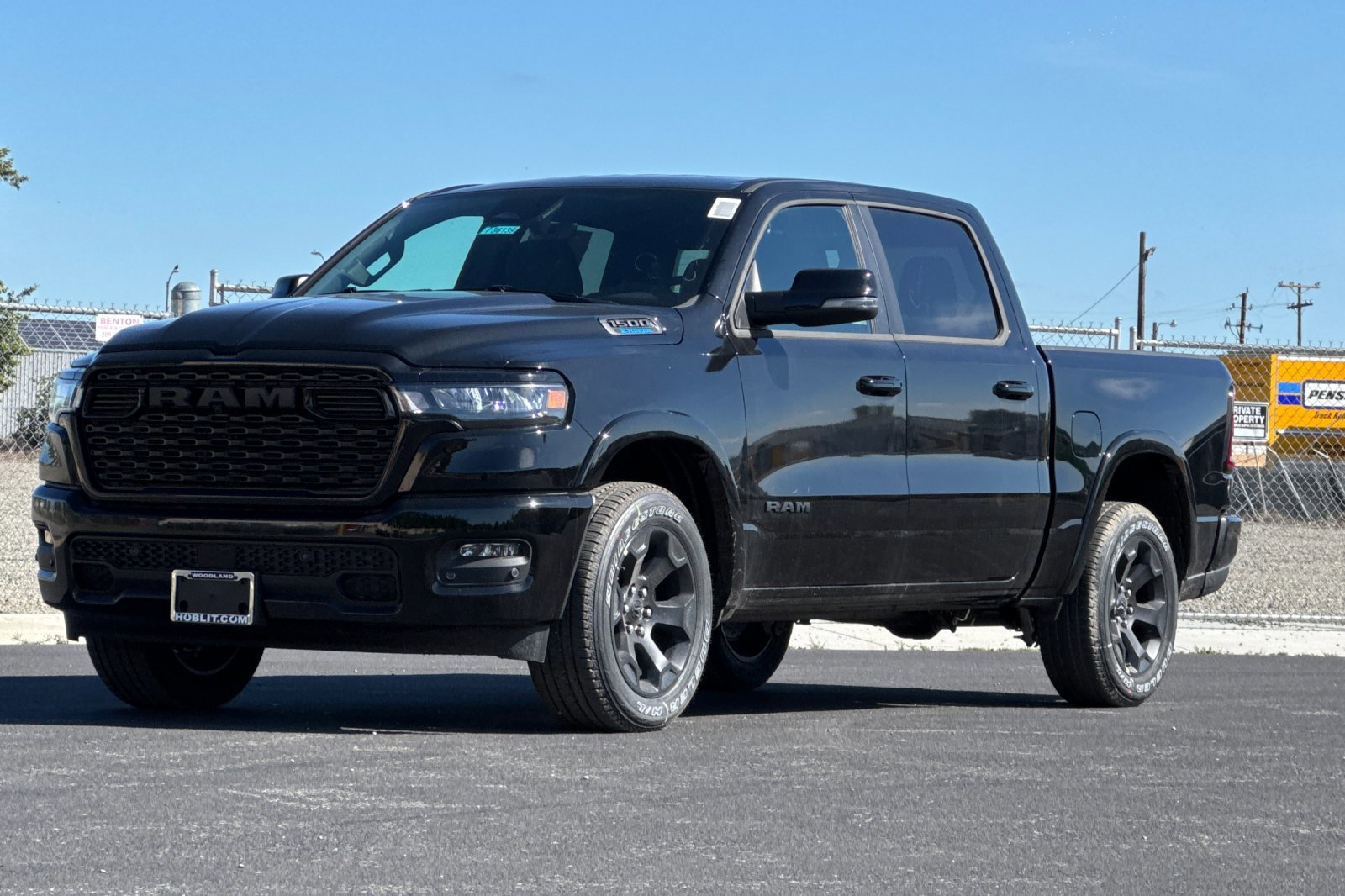 New 2026 RAM 1500 4x4 Crew Cab image 7