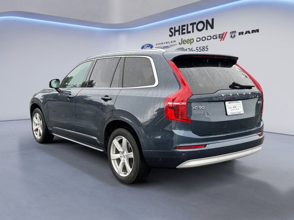 Used 2022 Volvo XC90 T6 Momentum image 3