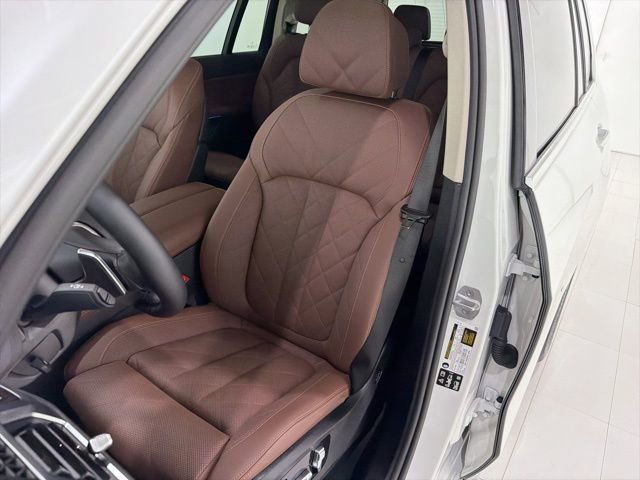 Used 2026 BMW X7 xDrive40i image 13