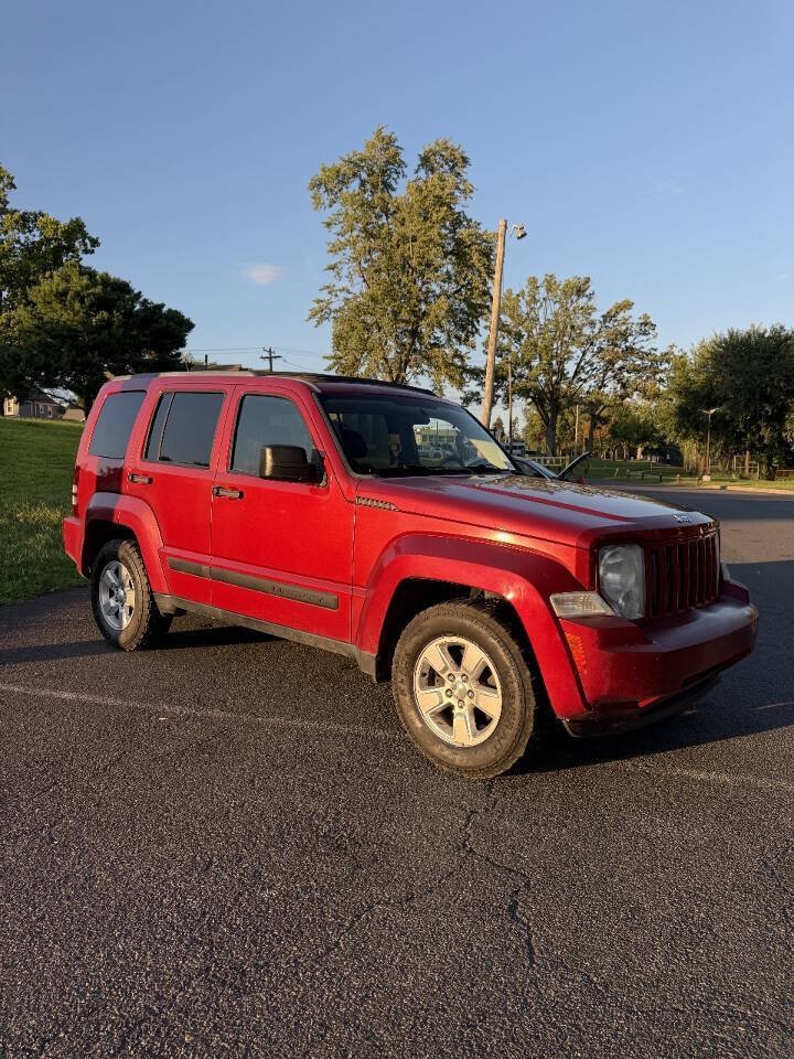 Used 2010 Jeep Liberty Sport w/ Popular Equipment Group AWD/4WD image 9