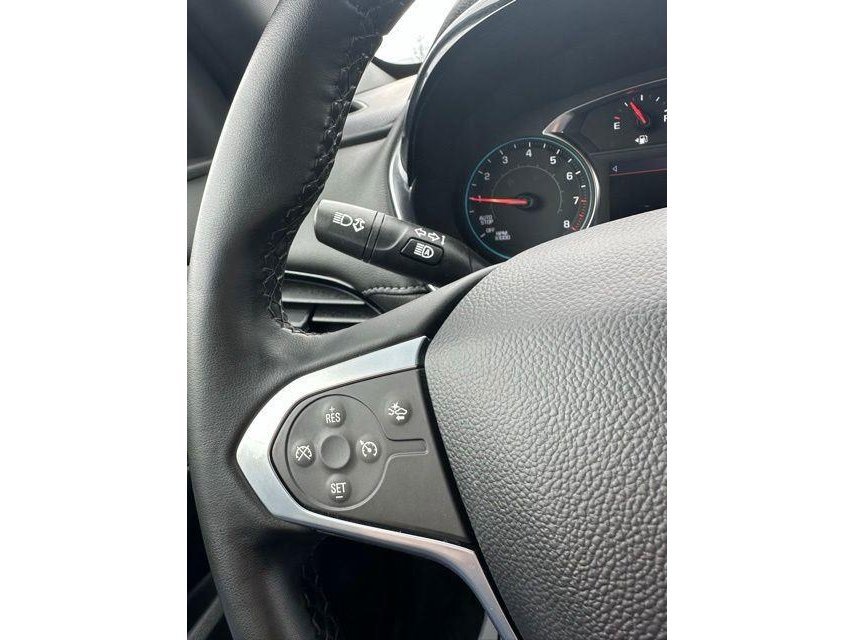 Used 2023 Chevrolet Traverse LT FWD image 23