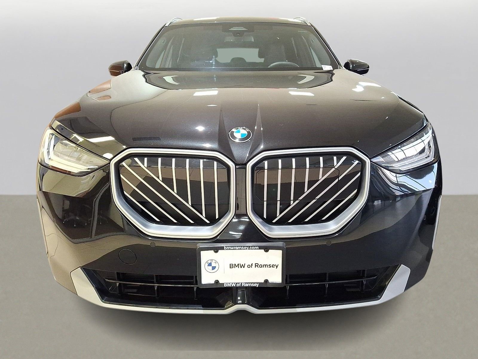 Used 2025 BMW X3 xDrive30i w/ Convenience Package AWD/4WD image 2