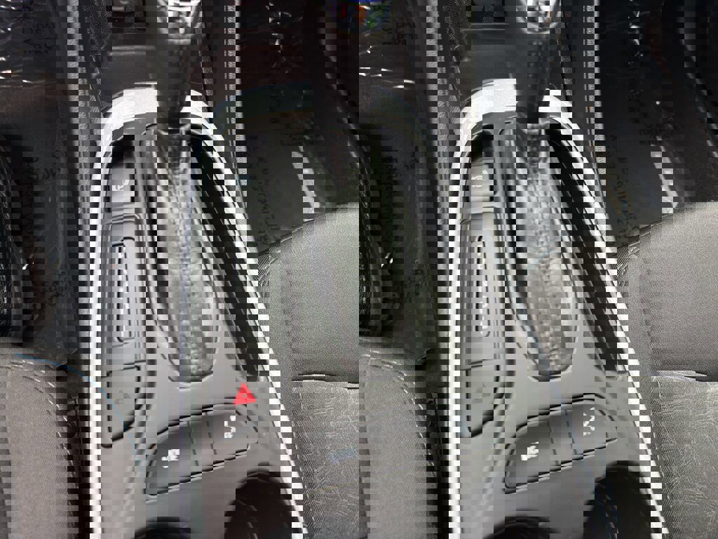 Used 2018 Chevrolet Volt LT w/ Comfort Package image 11