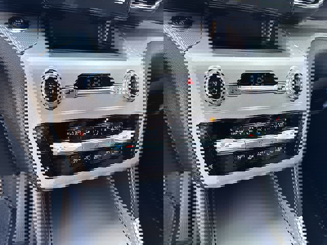 Used 2022 Ford Explorer XLT w/ Equipment Group 202A image 36