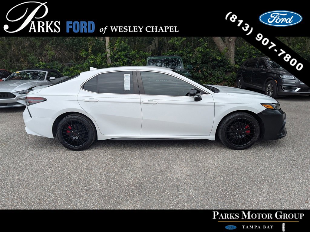Used 2022 Toyota Camry SE image 4