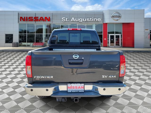 Used 2015 Nissan Frontier SV w/ SV Value Truck Package AWD/4WD image 3