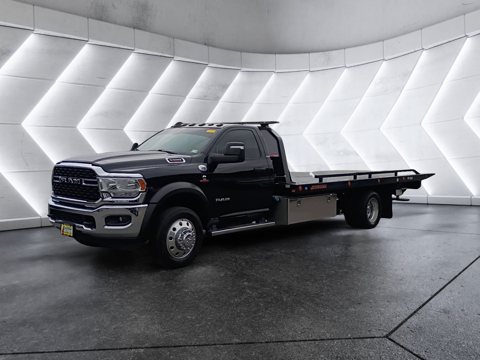 Used 2024 RAM 5500 SLT w/ Quick Order Package 2YG SLT AWD/4WD image 2