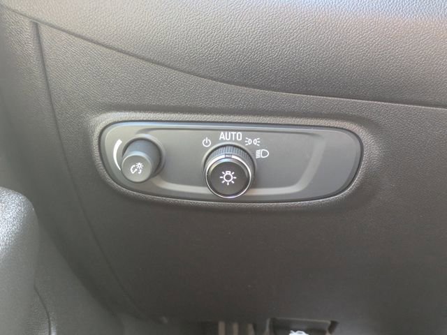 Used 2023 Chevrolet Equinox LS w/ LS Convenience Package image 24