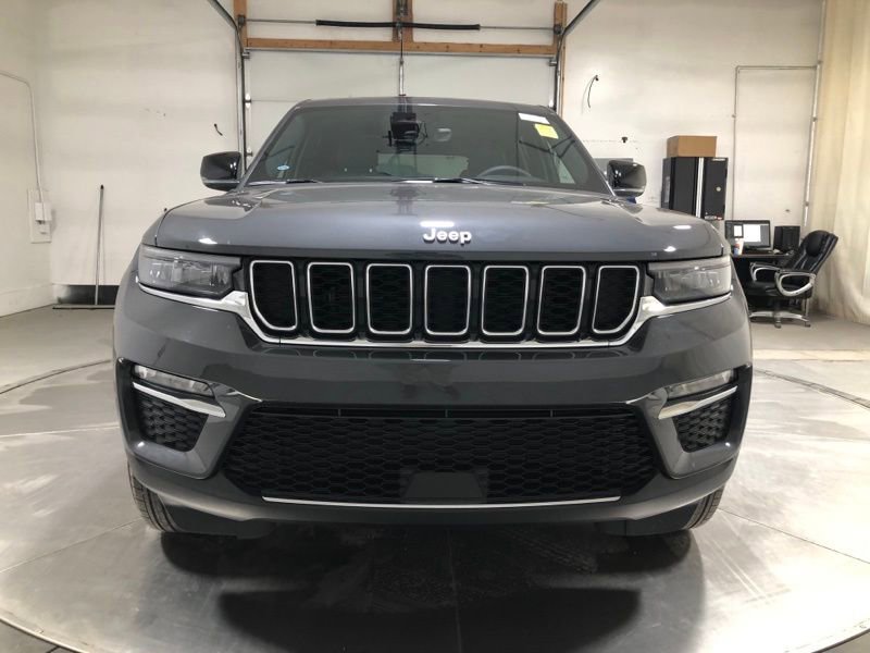 Used 2025 Jeep Grand Cherokee Limited image 2