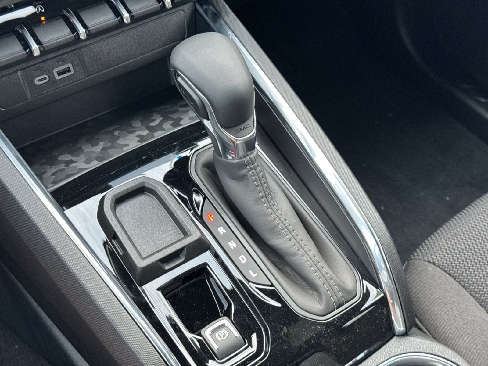 New 2026 GMC Canyon Elevation w/ Technology Package RWD image 19